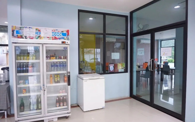 C2U Hotel Uthai Thani - Adults Only