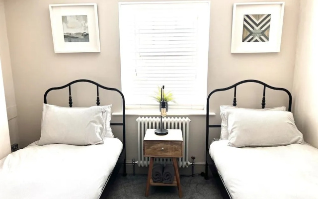 Oxford Street Grand Apartment