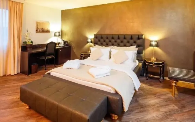 Business Hotel First