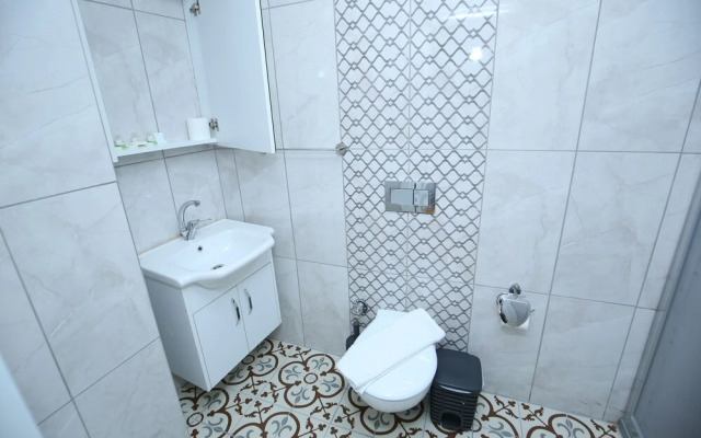 Grand Almira Hotel