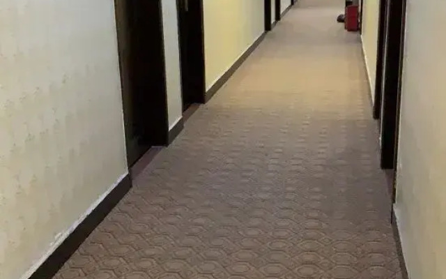 Xinfuhua Business Hotel