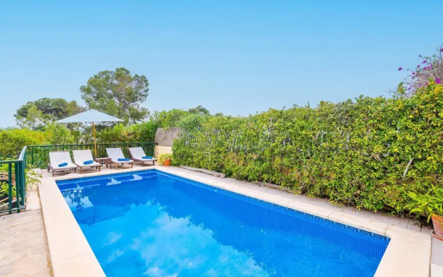 Xilvar in Mallorca With 3 Bedrooms and 2 Bathrooms