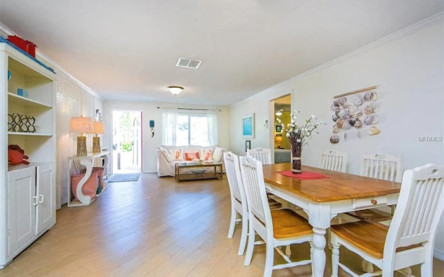 Angelfish Apartment 3