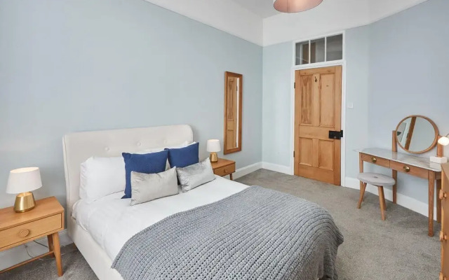Host Stay Cheviot House