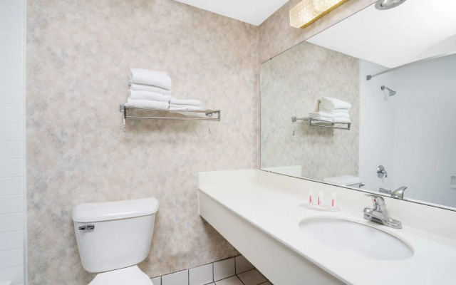 Отель Blue Way Inn La crosse Extended Stay