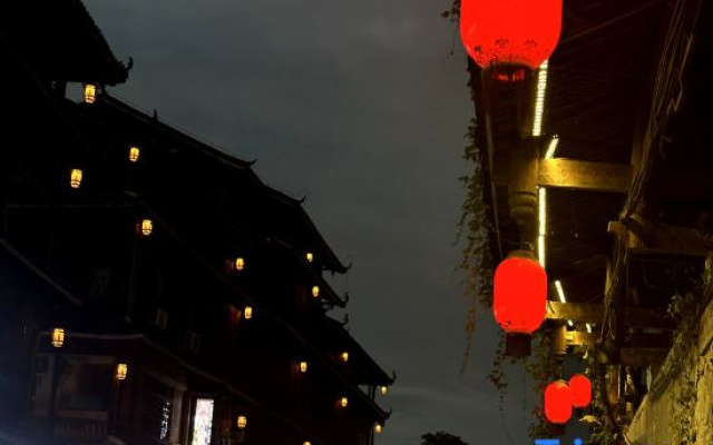 Sanjiang Tiramisu Theme Hotel (Fengyuqiao Branch)
