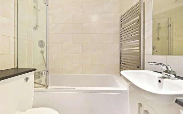 New Oxford Street Central Apartment