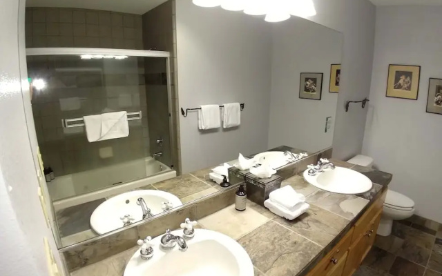 Lost #7 - 2 Br Townhouse