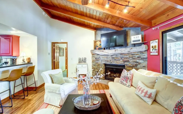 Near Golfing & Hiking: Pinetop Vacation Rental!