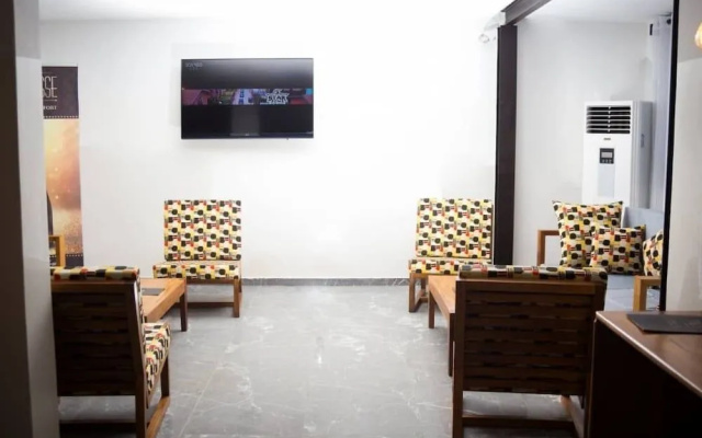 Elogia Hotel