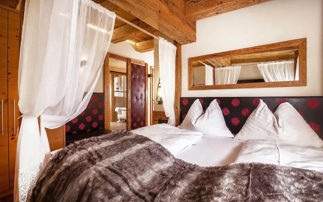 Chalet in Konigsleiten With Mountain Views & Spa