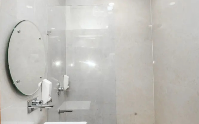 Goroomgo Karan Residency Amritsar