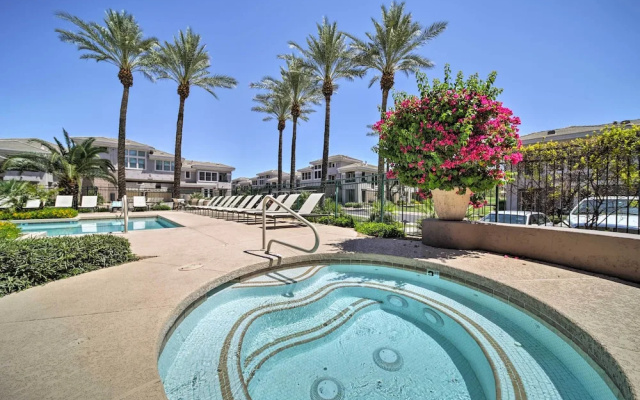 Pool, Balcony & Golf Course Views: Scottsdale Gem