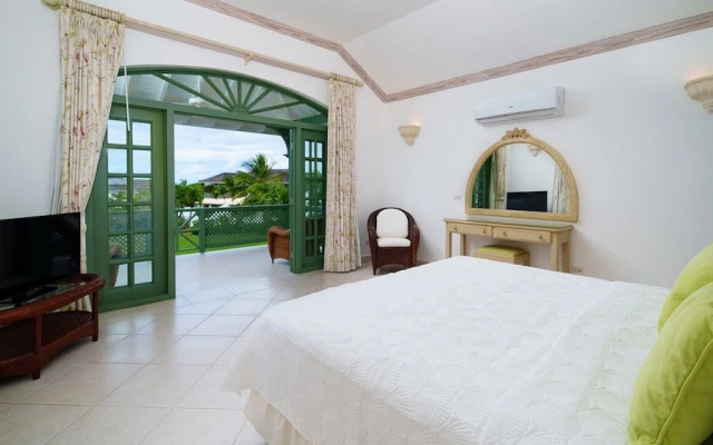 Sugar Hill - Frangipani by Blue Sky Luxury