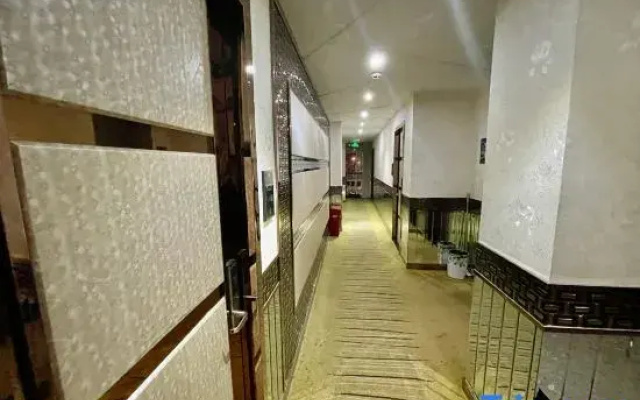 Hongdu Business Hotel