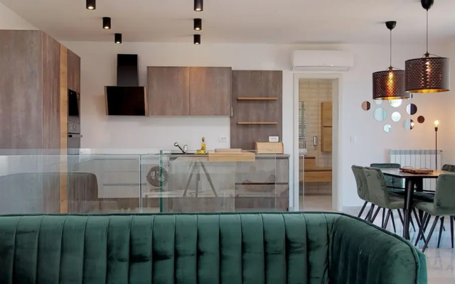 3 Bed Flat - Sleeps 6 - Garden - Parking - Wifi