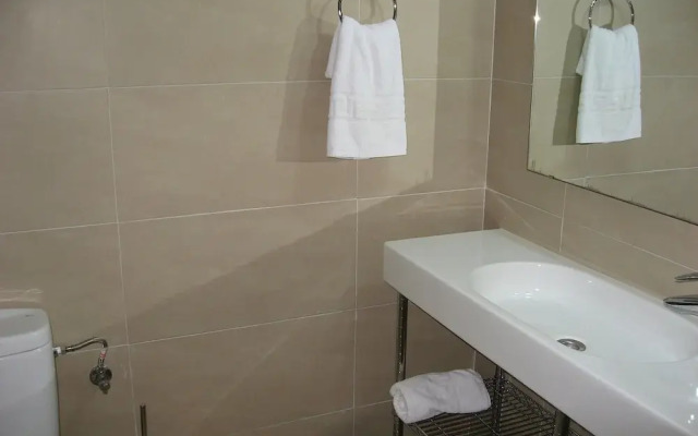 La Escala Apartment Near Beach for 3