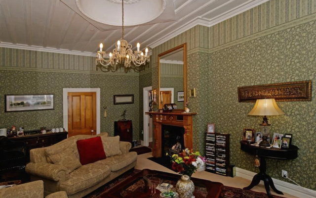 Eden Park Bed And Breakfast Inn