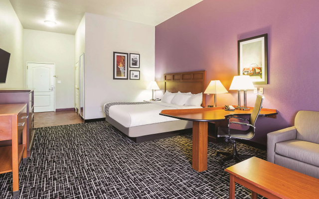 La Quinta Inn & Suites by Wyndham Bowling Green