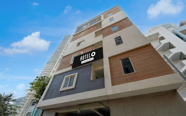 Hotel O Hi-tech City Metro Station