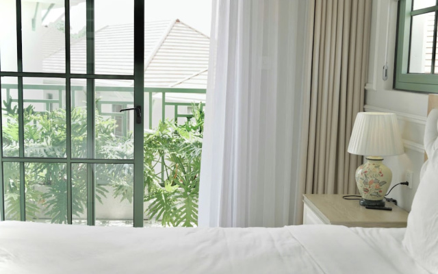 V120 The Signature Tropical Villa