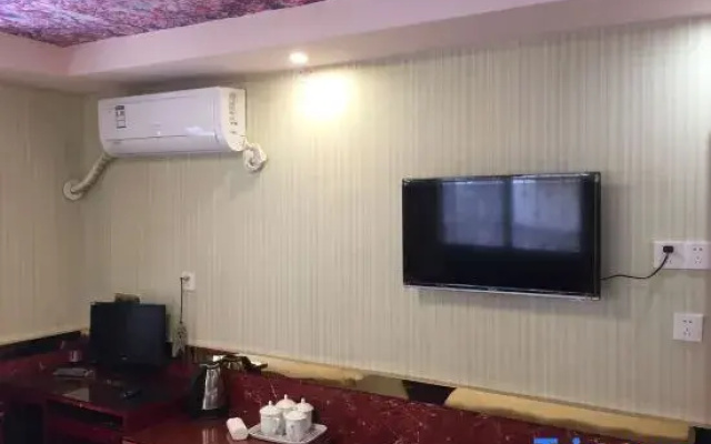 Yongcheng Lizhen shangwubinguan Hotel