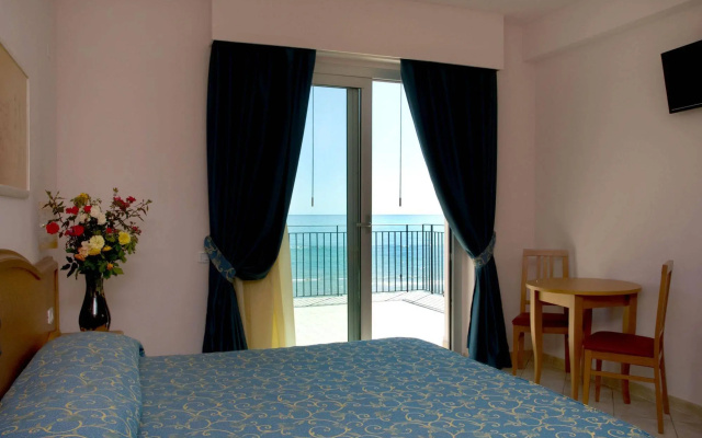 Roses Hotel