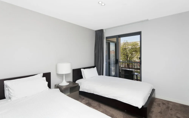 Astra Apartments - The Griffin