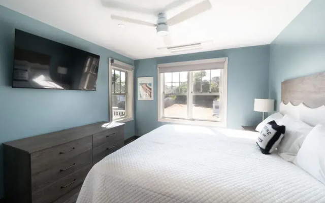 Long Beach Suites