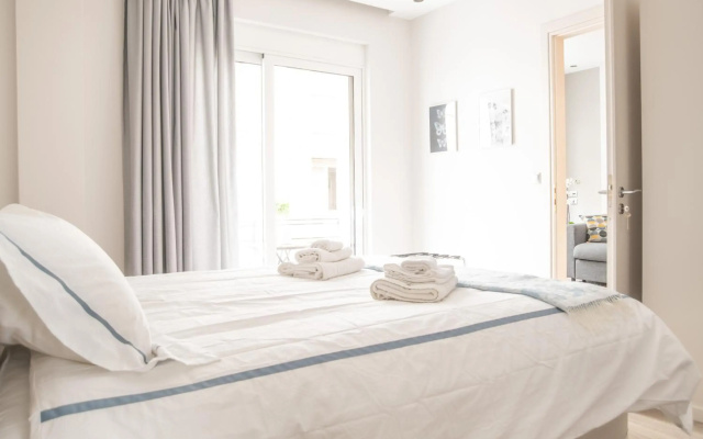A14 Sunny & chic 2R apartment near Plaka & Parthenon