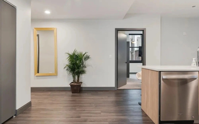 Two Units Seamless Stay Downtown Convenience