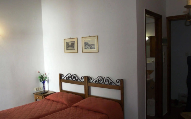 Iliada Rooms