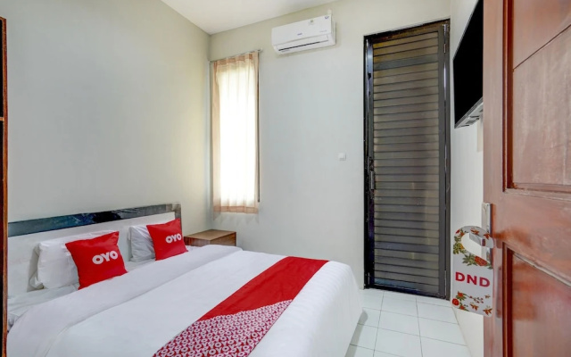 Anugrah Rr Syariah by OYO Rooms