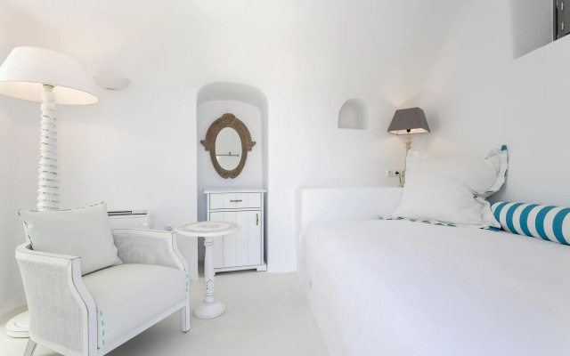 Luxury Villa in Santorini!
