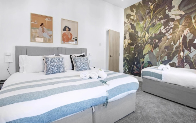 The Family Nest 3-bed Apartment With Parking