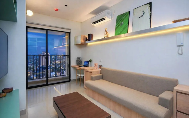 Calm And Restful 1Br At Ciputra World 2 Apartment