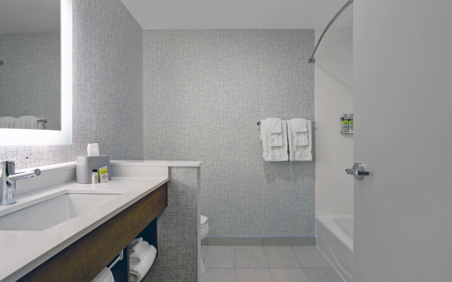 Holiday Inn Express & Suites Collingwood by IHG