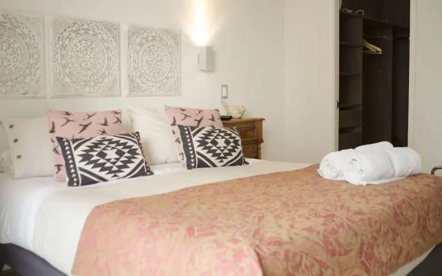 Loica Suites Iii