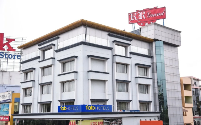 Fabhotel Rr Grand Daba Garden