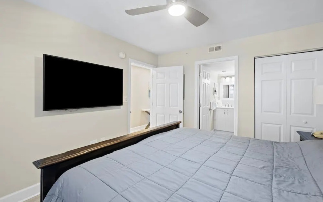 Pelican Beach 1108 1 Bedroom Condo by Pelican Beach Management