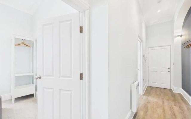 No. 6 Croft House - 1 Bedroom Apartment - Tenby