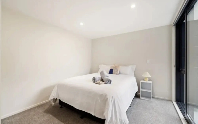 Modern 3 Bedroom Townhouse - Only 10min walk to Stadium