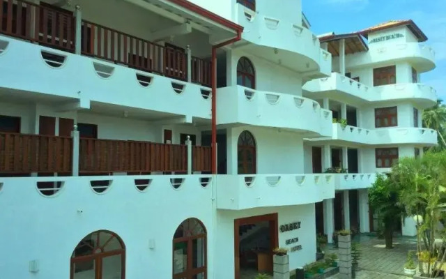 Отель Oasey Beach Resort Бентота вид на фасад