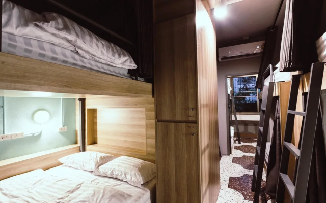 Merge Hostel