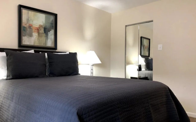 SoBe 7th Street Apartments