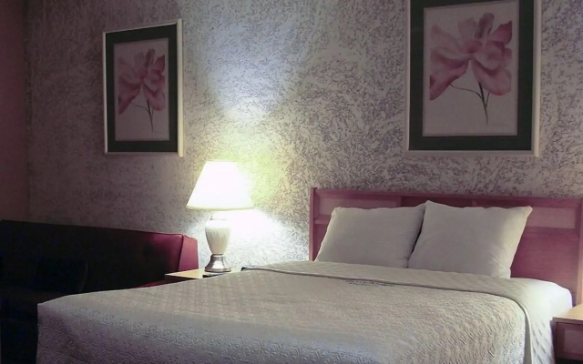 Bluebird Hotel