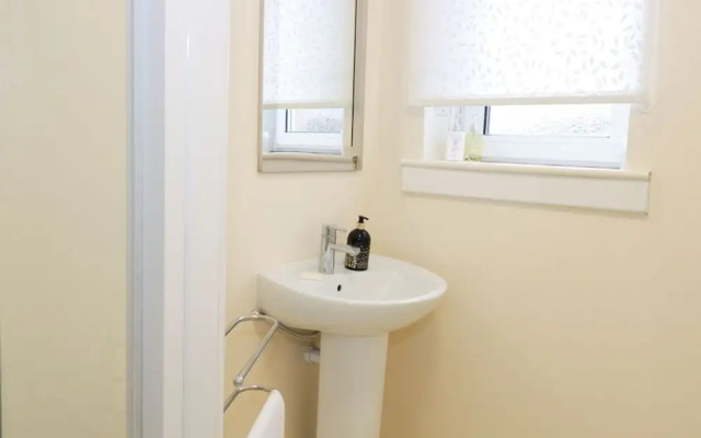 4/1 Orchard Brae, Edinburgh