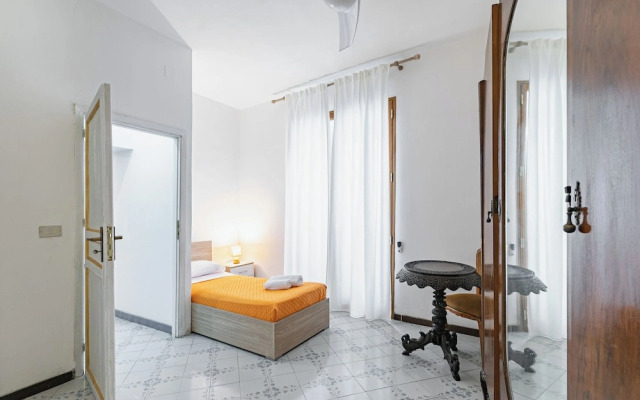 Guesthost - Piazza Pretoria Roomy Flat With Balconies X8