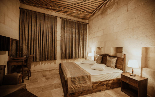 Kismet Cave Mansion