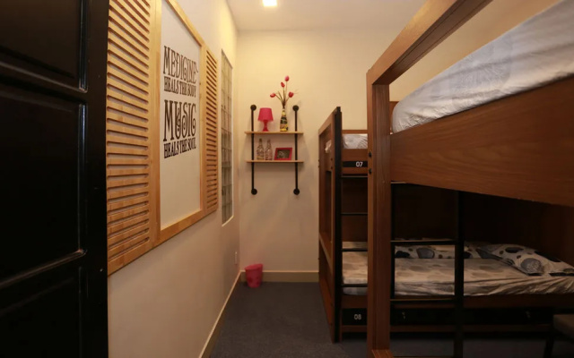 Barneys Danang Backpackers House
